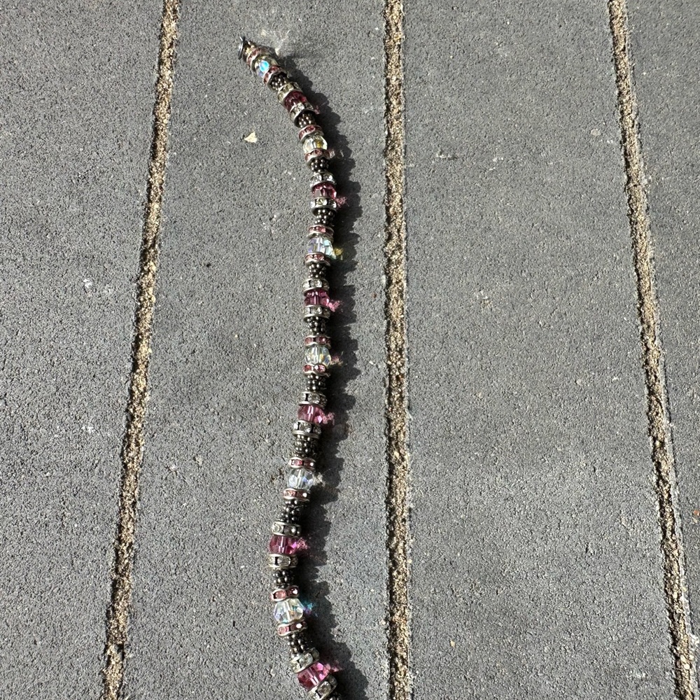 Chic Beaded Bracelet with Purple Highlights